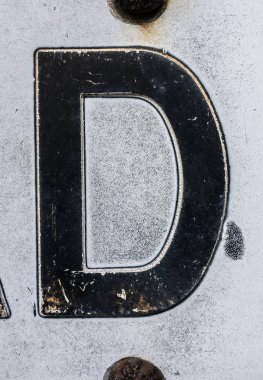 Sıkıntılı Durum Tipografisi ile Yazılan Sözcükler Bulundu D Harfi