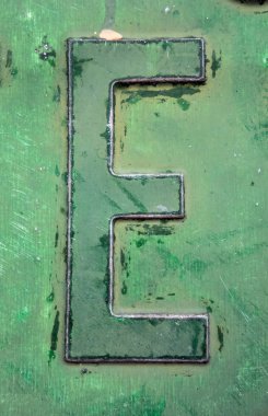 Sıkıntılı Durum Tipografisi ile Yazılan Sözcükler E Harfi Bulundu