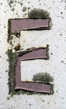 Sıkıntılı Durum Tipografisi ile Yazılan Sözcükler E Harfi Bulundu