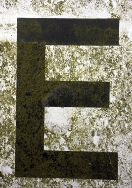 Sıkıntılı Durum Tipografisi ile Yazılan Sözcükler E Harfi Bulundu