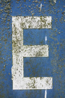 Sıkıntılı Durum Tipografisi ile Yazılan Sözcükler E Harfi Bulundu