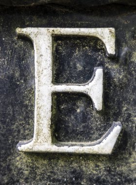 Sıkıntılı Durum Tipografisi ile Yazılan Sözcükler E Harfi Bulundu