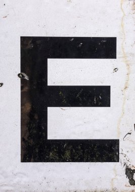 Sıkıntılı Durum Tipografisi ile Yazılan Sözcükler E Harfi Bulundu