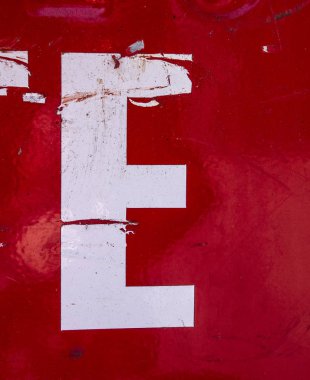 Sıkıntılı Durum Tipografisi ile Yazılan Sözcükler E Harfi Bulundu