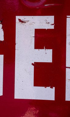 Sıkıntılı Durum Tipografisi ile Yazılan Sözcükler E Harfi Bulundu