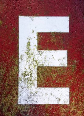 Sıkıntılı Durum Tipografisi ile Yazılan Sözcükler E Harfi Bulundu