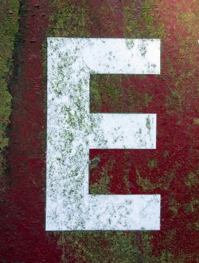 Sıkıntılı Durum Tipografisi ile Yazılan Sözcükler E Harfi Bulundu