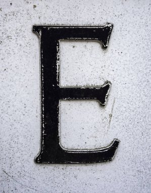 Sıkıntılı Durum Tipografisi ile Yazılan Sözcükler E Harfi Bulundu