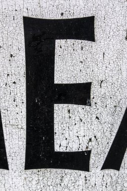 Sıkıntılı Durum Tipografisi ile Yazılan Sözcükler E Harfi Bulundu