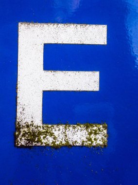 Sıkıntılı Durum Tipografisi ile Yazılan Sözcükler E Harfi Bulundu