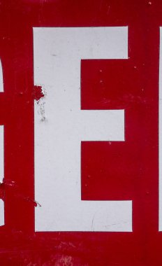 Sıkıntılı Durum Tipografisi ile Yazılan Sözcükler E Harfi Bulundu