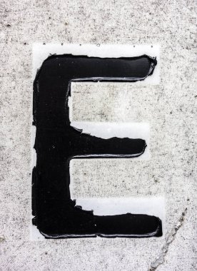 Sıkıntılı Durum Tipografisi ile Yazılan Sözcükler E Harfi Bulundu