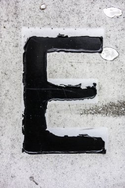 Sıkıntılı Durum Tipografisi ile Yazılan Sözcükler E Harfi Bulundu