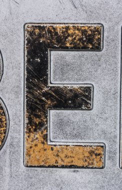 Sıkıntılı Durum Tipografisi ile Yazılan Sözcükler E Harfi Bulundu