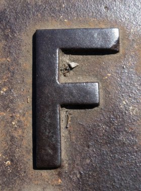 Sıkıntılı Durum Tipografisi ile Yazılan Sözcükler F Harfi Bulundu