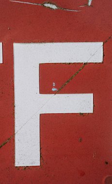 Sıkıntılı Durum Tipografisi ile Yazılan Sözcükler F Harfi Bulundu