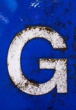 Sıkıntılı Durum Tipografisi ile Yazılan Sözcükler G Harfi Bulundu