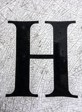 Sıkıntılı Durum Tipografisi ile Yazılan Sözcükler H Harfi Bulundu