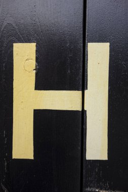 Sıkıntılı Durum Tipografisi ile Yazılan Sözcükler H Harfi Bulundu