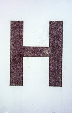 Sıkıntılı Durum Tipografisi ile Yazılan Sözcükler H Harfi Bulundu