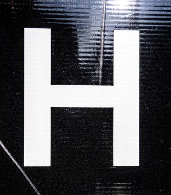 Sıkıntılı Durum Tipografisi ile Yazılan Sözcükler H Harfi Bulundu