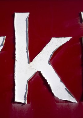 Sıkıntılı Durum Tipografisi ile Yazılan Sözcükler K Harfi Bulundu