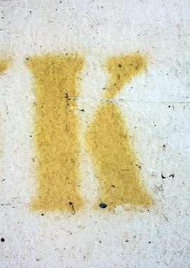 Sıkıntılı Durum Tipografisi ile Yazılan Sözcükler K Harfi Bulundu