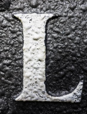 Sıkıntılı Durum Tipografisi ile Yazılan Sözcükler Bulundu L Harfi