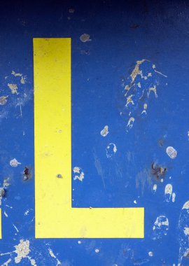 Sıkıntılı Durum Tipografisi ile Yazılan Sözcükler Bulundu L Harfi