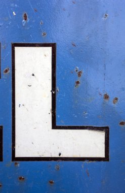 Sıkıntılı Durum Tipografisi ile Yazılan Sözcükler Bulundu L Harfi