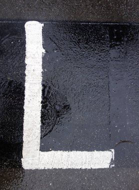 Sıkıntılı Durum Tipografisi ile Yazılan Sözcükler Bulundu L Harfi