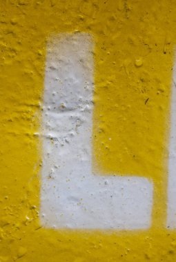 Sıkıntılı Durum Tipografisi ile Yazılan Sözcükler Bulundu L Harfi