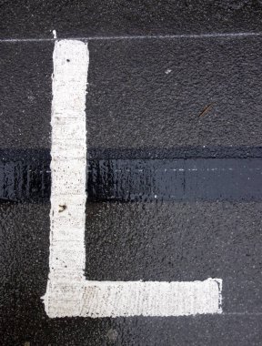 Sıkıntılı Durum Tipografisi ile Yazılan Sözcükler Bulundu L Harfi