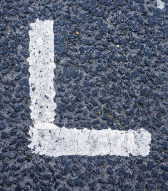 Sıkıntılı Durum Tipografisi ile Yazılan Sözcükler Bulundu L Harfi