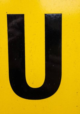 Sıkıntılı Durum Tipografisi ile Yazılan Sözcükler U Harfi Bulundu