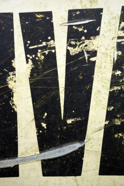 Sıkıntılı Durum Tipografisi ile Yazılan Sözcükler V Harfi Bulundu