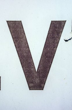 Sıkıntılı Durum Tipografisi ile Yazılan Sözcükler V Harfi Bulundu