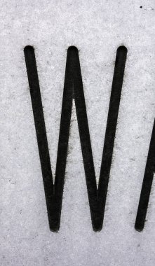 Sıkıntılı Durum Tipografisi ile Yazılan Sözcükler W Harfi Bulundu