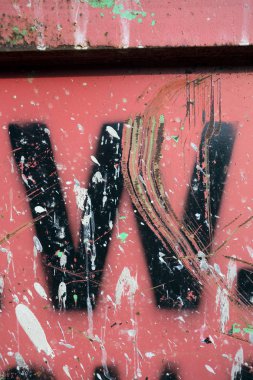 Sıkıntılı Durum Tipografisi ile Yazılan Sözcükler W Harfi Bulundu