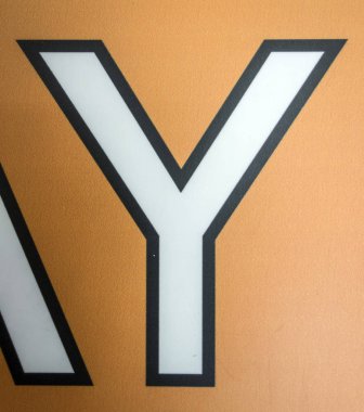 Sıkıntılı Durum Tipografisi ile Yazılan Kelimeler Y Harfi Bulundu