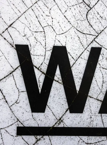 Sıkıntılı Durum Tipografisi ile Yazılan Sözcükler W Harfi Bulundu