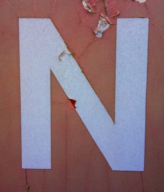 Sıkıntılı Durum Tipografisi ile Yazılan Sözcükler Bulundu N Harfi