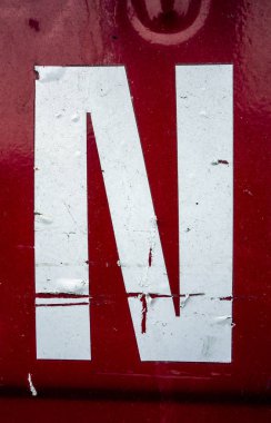 Sıkıntılı Durum Tipografisi ile Yazılan Sözcükler Bulundu N Harfi