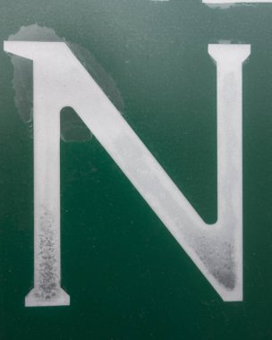 Sıkıntılı Durum Tipografisi ile Yazılan Sözcükler Bulundu N Harfi