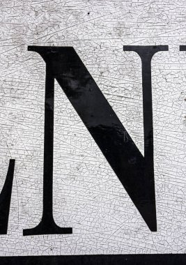 Sıkıntılı Durum Tipografisi ile Yazılan Sözcükler Bulundu N Harfi