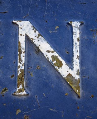 Sıkıntılı Durum Tipografisi ile Yazılan Sözcükler Bulundu N Harfi