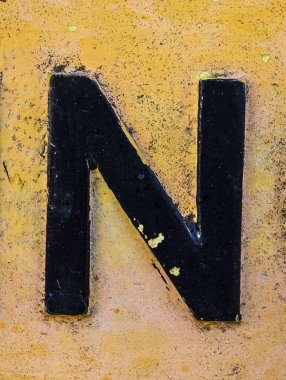 Sıkıntılı Durum Tipografisi ile Yazılan Sözcükler Bulundu N Harfi