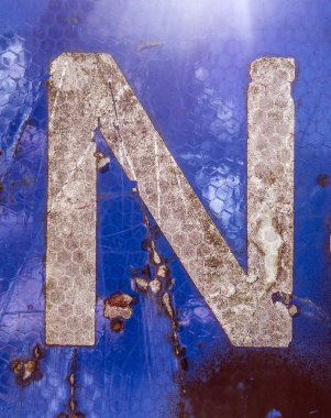 Sıkıntılı Durum Tipografisi ile Yazılan Sözcükler Bulundu N Harfi