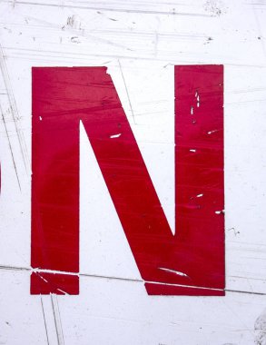 Sıkıntılı Durum Tipografisi ile Yazılan Sözcükler Bulundu N Harfi