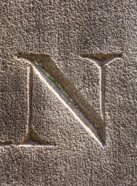 Sıkıntılı Durum Tipografisi ile Yazılan Sözcükler Bulundu N Harfi